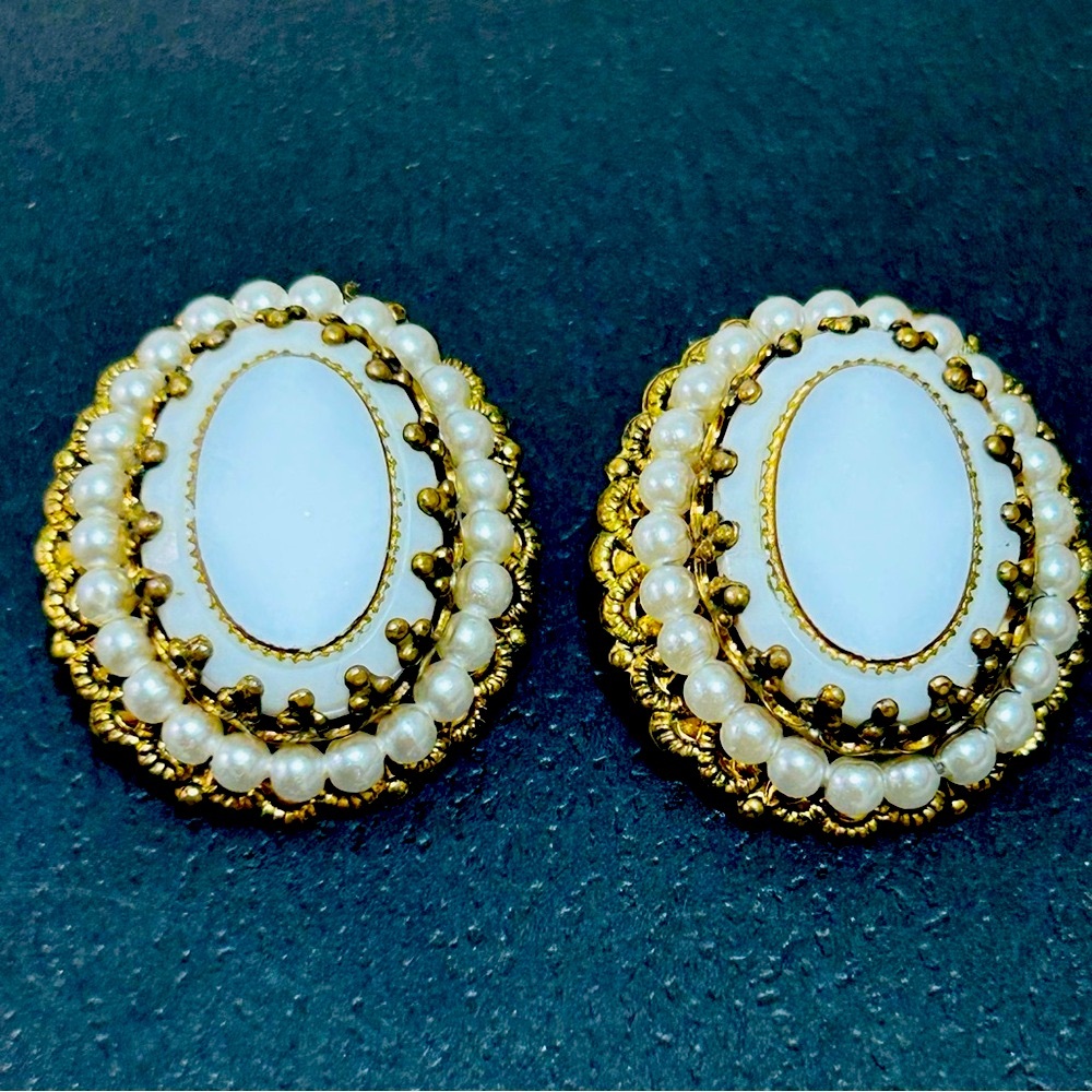 West Germany Elegant Gold-Tone Oval Pearl-Trim Earrings — White Center